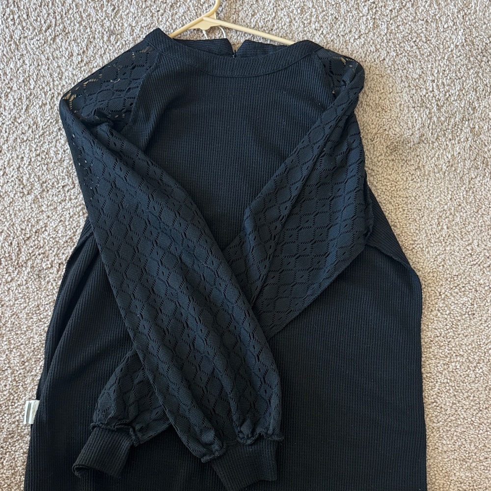 Chic Black Lace Sleeve Blouse